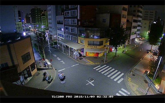 夜間の映像